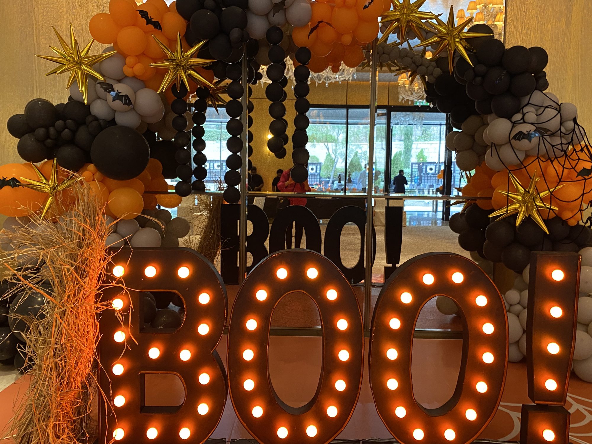 "BOO" Halloween balloon marquee