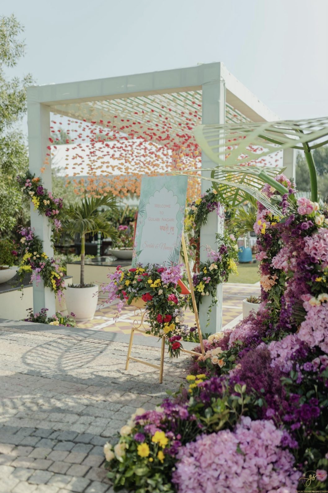 Hanging rose baubles